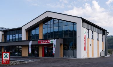 SPAR Poland Front of Building Main